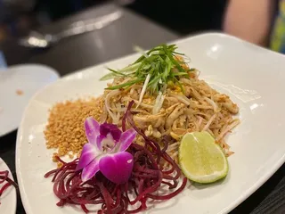 Kin Thai & Sushi
