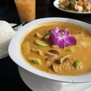 39. Massamun Curry