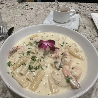 Rigatoni Con Gamberi e Limoncello