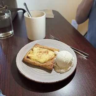 Apple Tart w vanilla ice cream