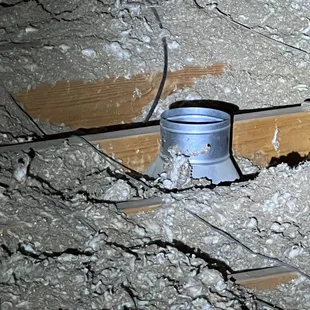 Disconnected Ducting vent that they didn't even bother or think to bring to my attention when I'm getting an entire new unit put in.