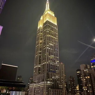 Another Empire State Building pic