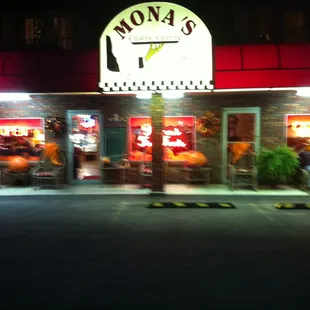 the outside of the restaurant