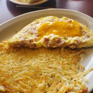 Omlette hashbrows yummy