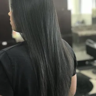 Keratin smoothing treatment by Mona