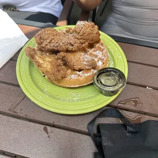 CHICKEN & WAFFLE