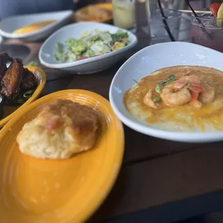 SHRIMP GRITS