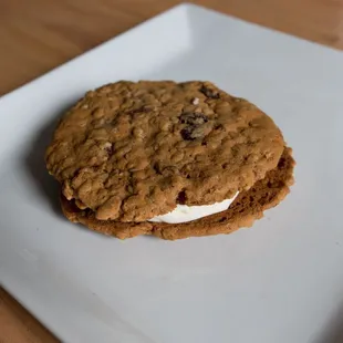 Oatmeal cream pie