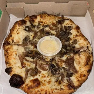 Wild Mushroom Pizza 10"- chefs kiss!!