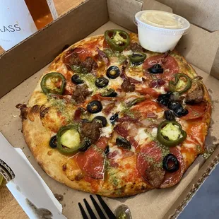 Maverick Pizza 12" with olives