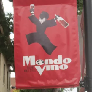 Mondo Vino - signage