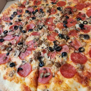 Peperoni, sausage, olives and mushroom 18 inch