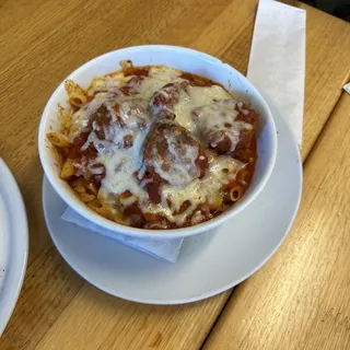 Catering Penne Pasta with Meatballs