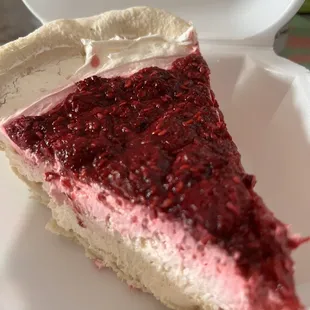 Raspberry cream cheesecake
