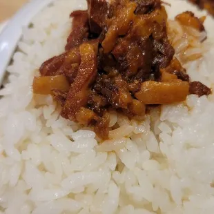 Comes with delicious rice topped with braised pork sauce