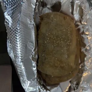 Horrible flat dry bread!  Wasn't soft and puffy, we had to pay extra for it!