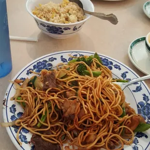 Noodles, veggies, and meat. Perfection