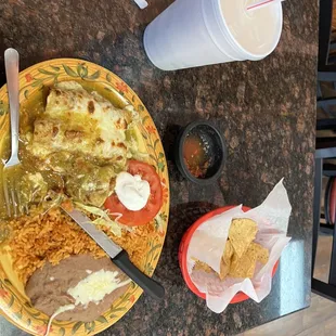 a plate of mexican food