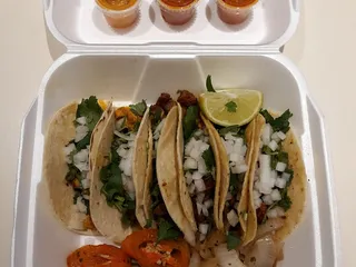 Pacos Tacos