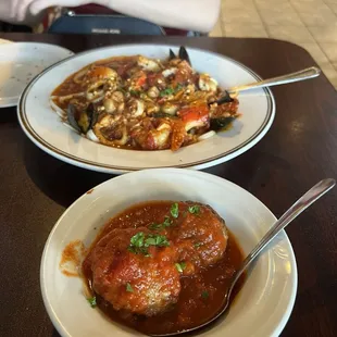 Extra meat balls and seafood fettuccine with other option pasta