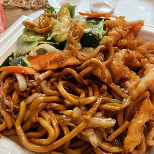 Cajun chicken, chow mein &amp; vegetables!
