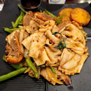 Drunken noodles entree