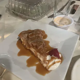 Peach cobbler cheesecake