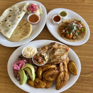Taco, (1) Baleada papusa and Traditional Honduran Breakfast