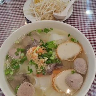 Phenom Penh Rice Noodles Soup