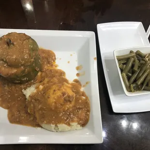 Stuffed Peppers with Mashed Potatoes and Green Beans