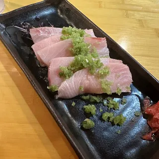 Yellowtail Sashimi w/ Jalapeo Salsa (5pcs)