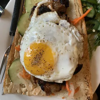 grilled pork belly banh mi