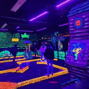 Mini golf course