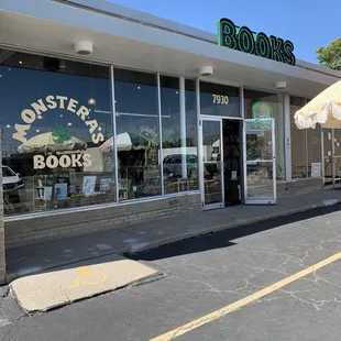 Monstera’s Books