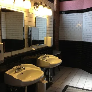 Love the sleek old timey bathroom