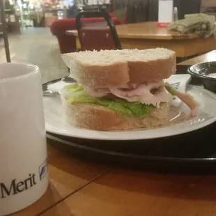 Turkey sandwich, chili, and tea...perfecto