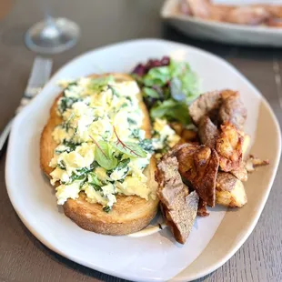 Ricotta & Basil Scramble