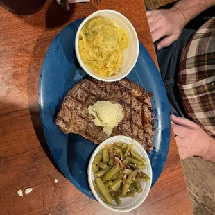 Steak , green beans and Mac &amp; cheese