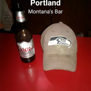 COLD COORS LIGHT AND THE SEAHAWKS!!! GTA LOVE THAT COMBO!!