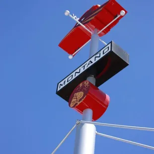 Montaño Rail Runner Station Sign