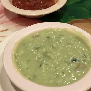 Small guac and salsa