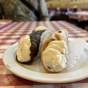 Cannolis