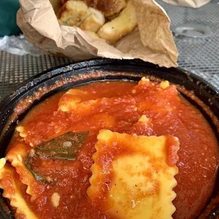 Cheese Ravioli & Sauce