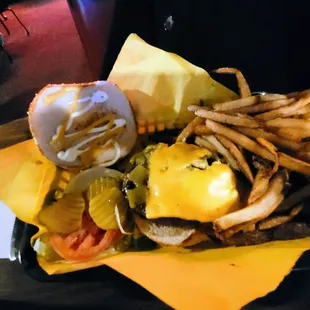 Green chile cheeseburger