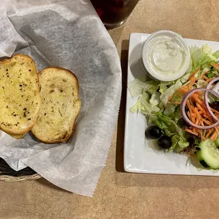Garlic bread and salad