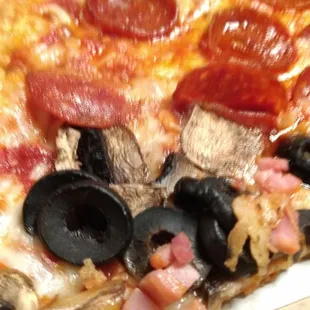 Pizza. Yummy. Highly recommend