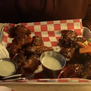 12 Wings- BBQ and Original hot