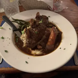 Bison short rib, over mashed potatoes with asparagus. Delicious.