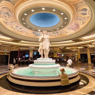 Caesars&apos; entrance