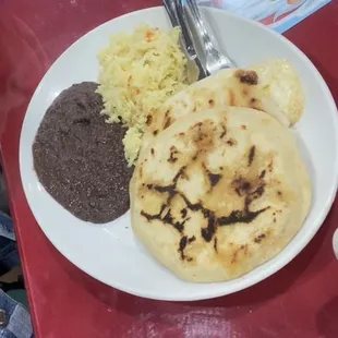 Pupusas de Arroz/ Rice flour Pupusas de harina  Pupusas de Pollo Pupusas Revueltas